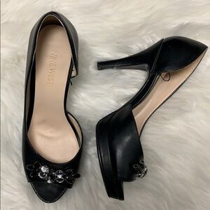 Nine West leather jewel pumps
